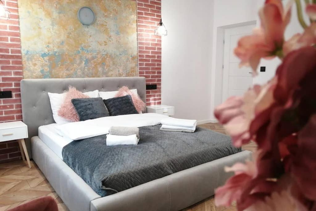Apartament Lucy - Scisle Centrum Czestochowy Ченстохова Экстерьер фото